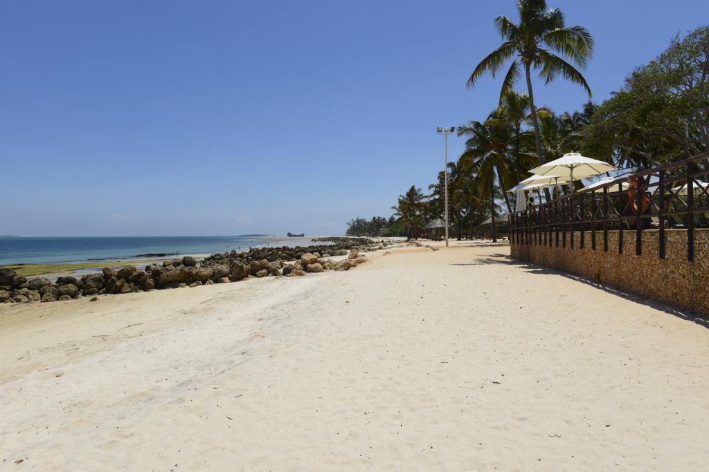 Ledger Plaza Bahari Beach Hotel Dar es Salaam Exteriör bild