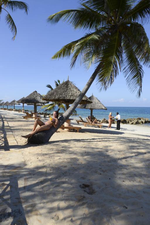 Ledger Plaza Bahari Beach Hotel Dar es Salaam Exteriör bild
